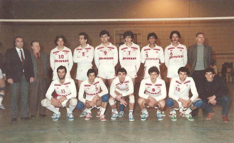 olympiacos-82-83